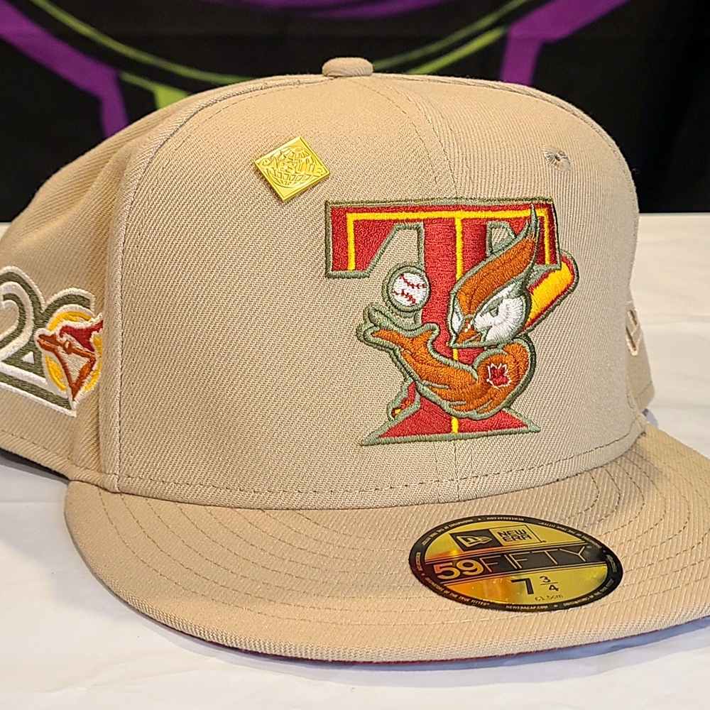 🔴SOLD🔴New Era 7 3/4 - Capsule Warm Wine - Toronto Blue Jays Strong Bird